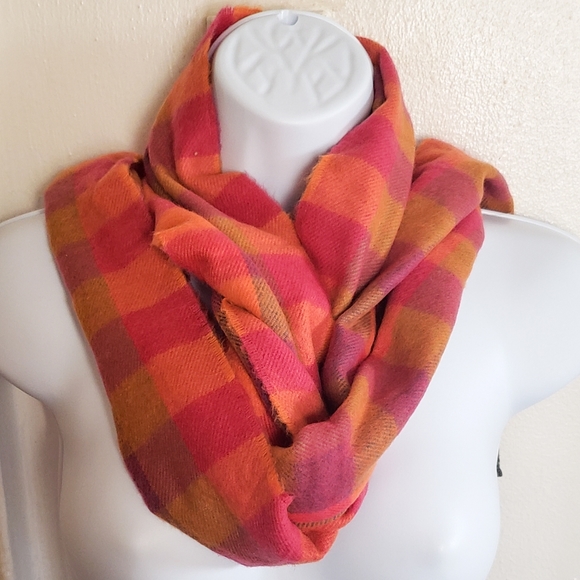 NEW!!! Multicolor Plaid Scarf - Picture 6 of 10